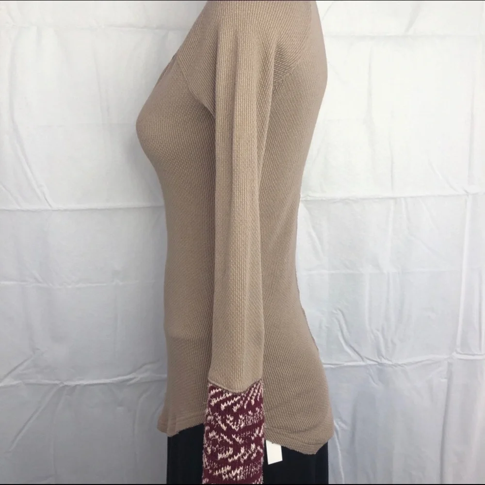 Sold ๐๐FREE PEOPLE Henley long sleeve V-Neck stone top S - Picture 8 of 13